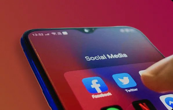 Cliente utilizando serviço de internet da Vamos Internet